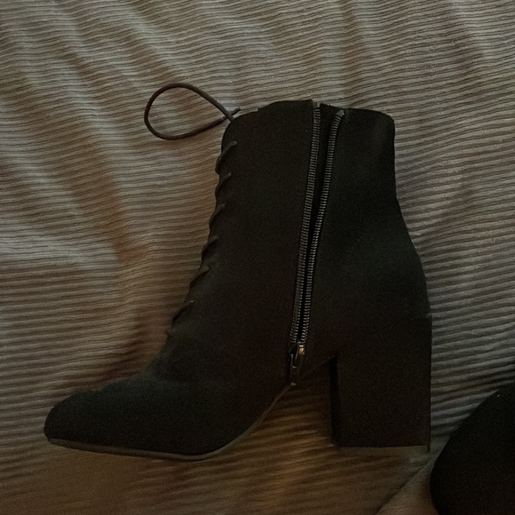 A New Day booties with zip up inner closure and lace up front detail! - Picture 2 of 3